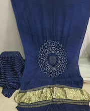 Load image into Gallery viewer, Beautiful Modal Silk Bandhani Saree with Tissue Pallu